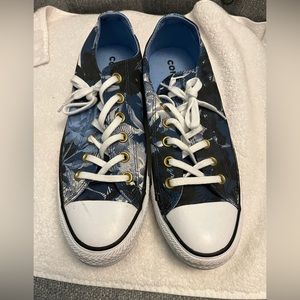 Floral converse size 9